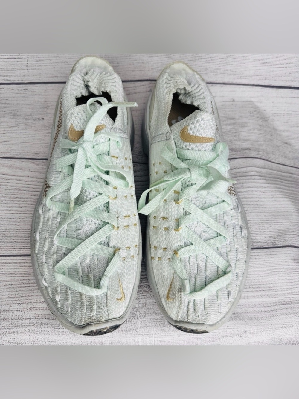 Nike Space Hippie 04 Barely
Green Hemp 2022 Women's Size
8.5 Running DA2725-300